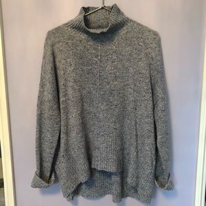 oversized turtle neck blue sweater!